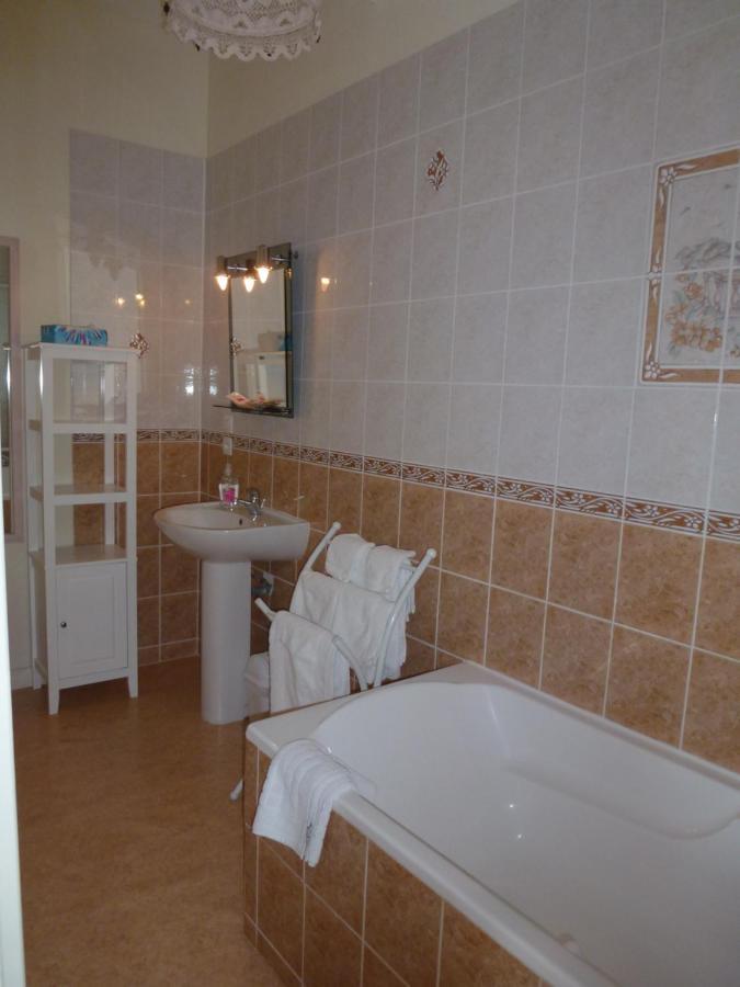 Le Logis De Faugerit Bed and Breakfast Frontenay-Rohan-Rohan Buitenkant foto
